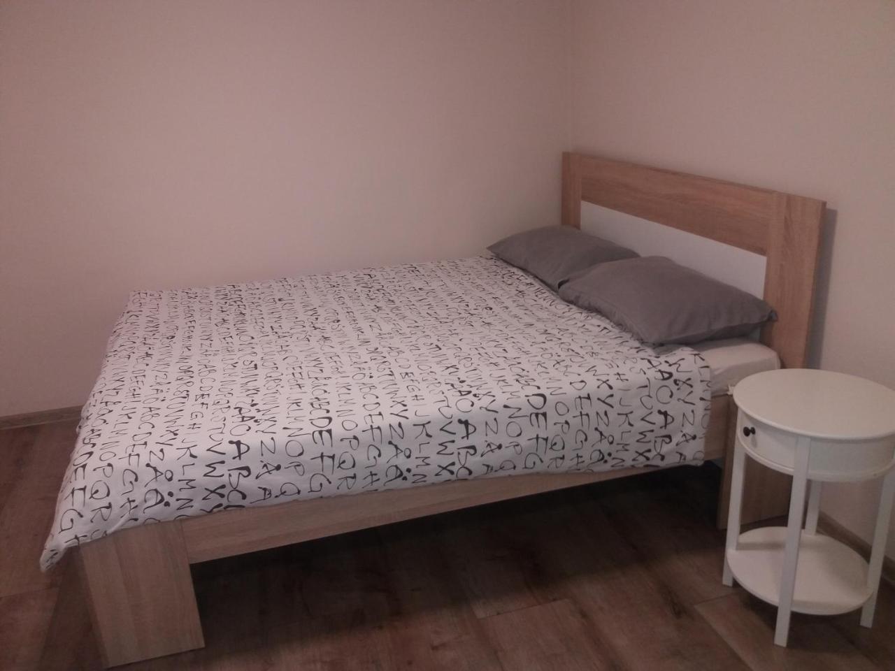 Marka Vovchka Apaartment Lviv Exterior foto